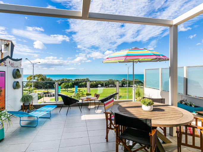 Others 5, Waterfront Seven, Surf Coast - West