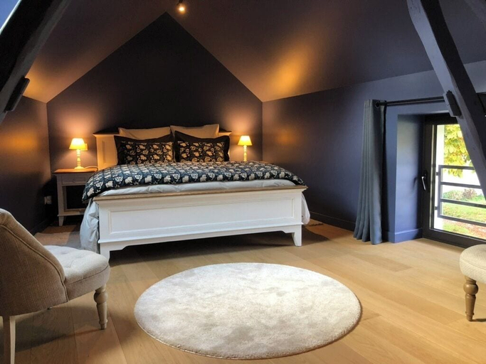 Bedroom 3, Le Prieuré de Bazainville, Yvelines