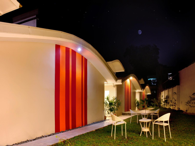 Exterior 1