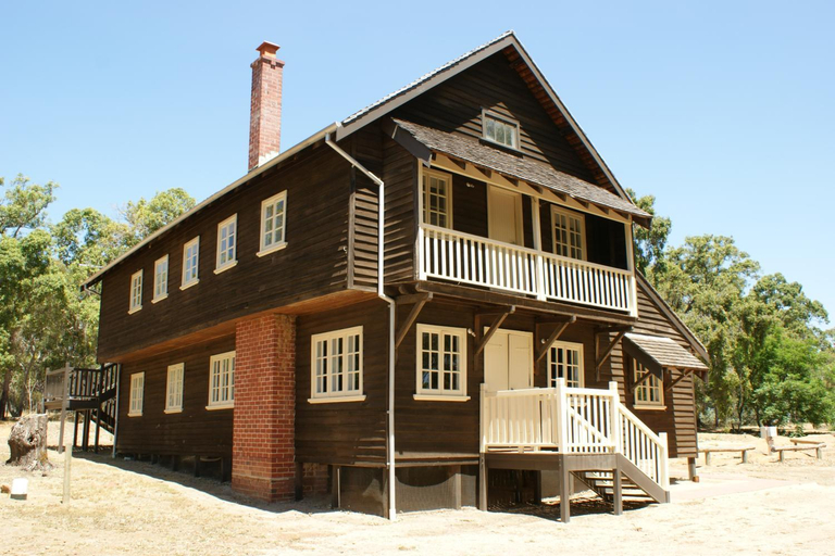 Exterior 1