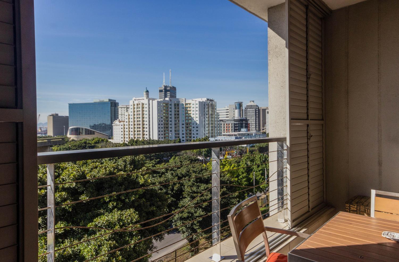 Others 5, Harbouredge Suites, City of Cape Town
