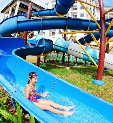 Swimming Pool 13