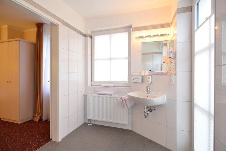Bathroom 4, Hotel Behrmann, Hamburg