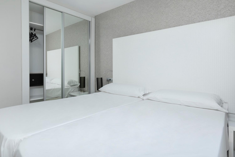 Bedroom 3, Sand Beach Apartments, Baleares