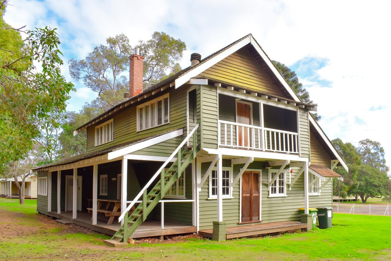 Exterior 5