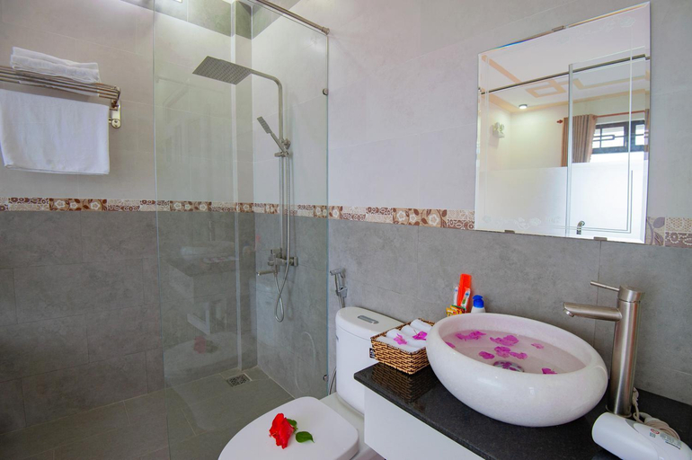 Bathroom 3, Riverside Sunset Homestay Hoi An, Da Nang
