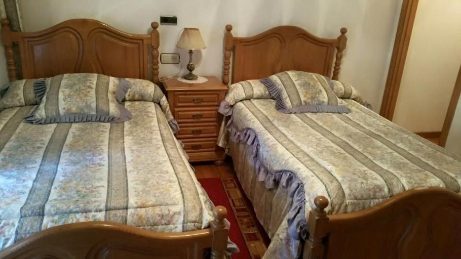 Bedroom 3, Hostal La Parra, Asturias