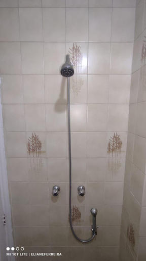 Bathroom 4, Quarto DOMICILIAR INDIVIDUAL com banheiro exclusivo no Leblon, Rio de Janeiro