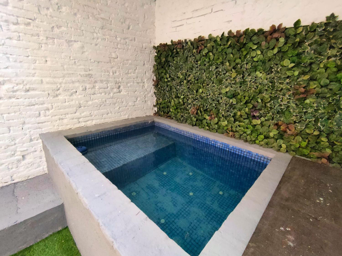 Sport & Beauty 4, Pequeno Alojamiento con Mini Piscina - NO climatizada, Valencia