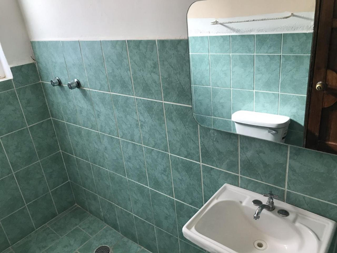 Bathroom 3, Hotel Izala, Dist. Pochutla