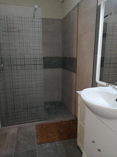 Others 4, Aqua apartman satu mare, Satu Mare