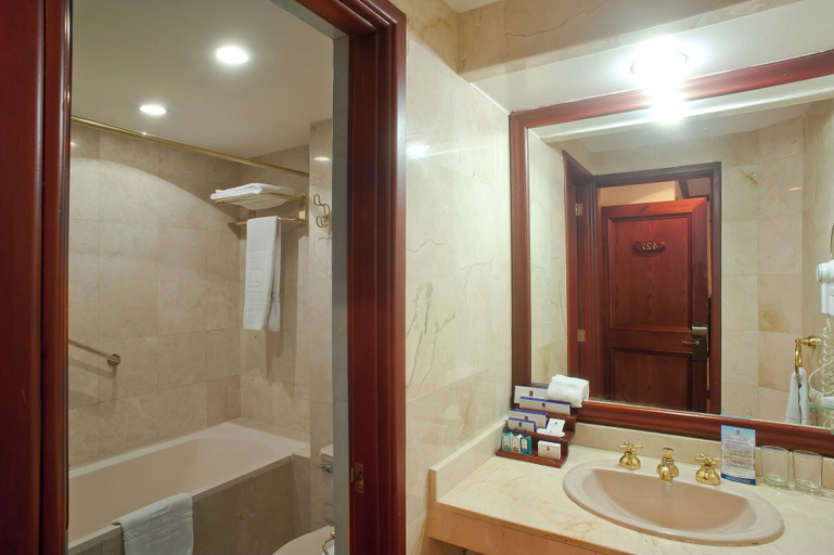 Bathroom 5, Hotel Dann Carlton Bogota, Santafé de Bogotá