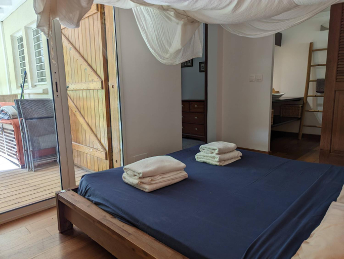 Others 4, Maisons Forban, Deshaies