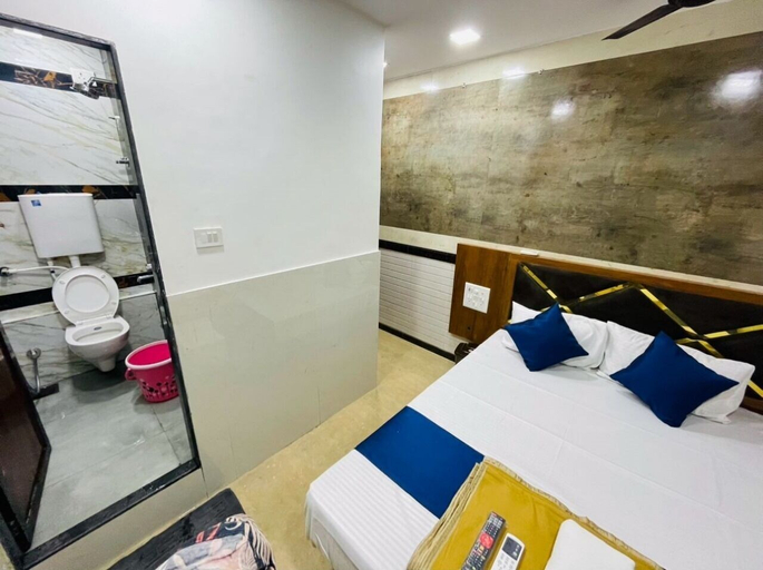 Bedroom 2, HOTEL RADHA PALACE, Mumbai City