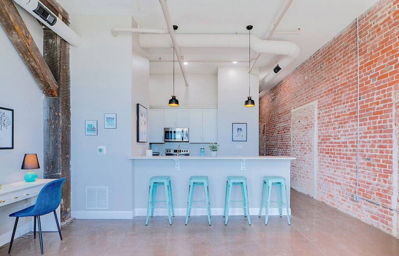 Room 3, Breakfast Tiffany s Downtown Newport News, Newport News