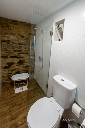 Bathroom, Casa do Silverio - Barroca, Fundão