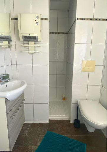 Bathroom 5, Le Gîte des Voyageurs, Nord