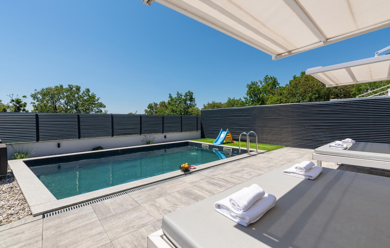 Others 5, Villa Twins, Crikvenica