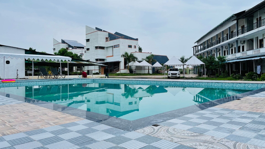 Sport & Beauty 5, Vasant Vihar Resort, Narmada