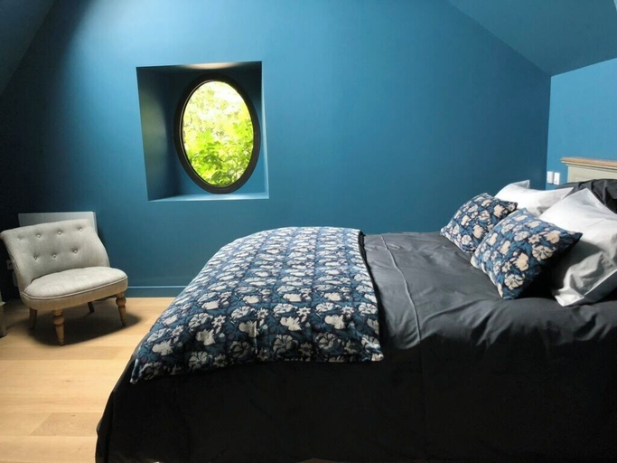 Bedroom 4, Le Prieuré de Bazainville, Yvelines