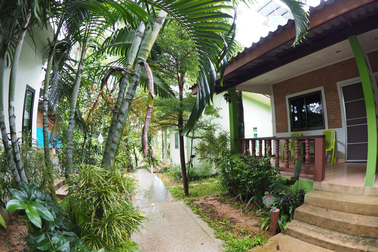 Exterior 5