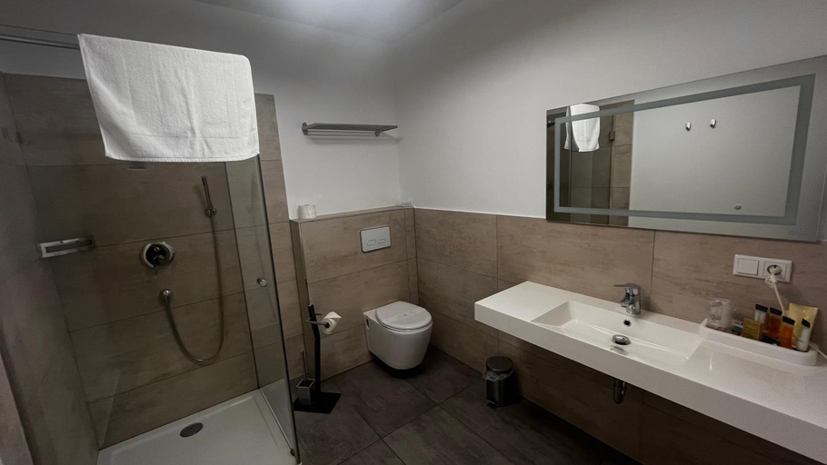 Bathroom 5, Vitalounge Hotel, Gelsenkirchen