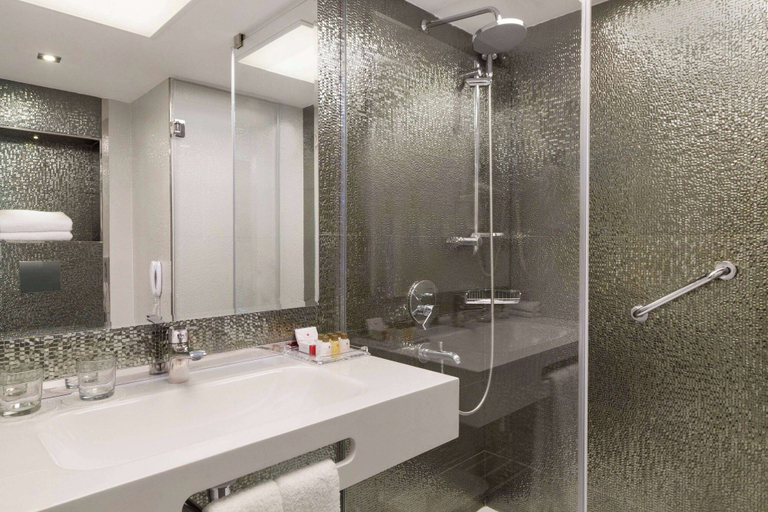 Bathroom 5, Ramada by Wyndham Sofia City Center, Stolichna