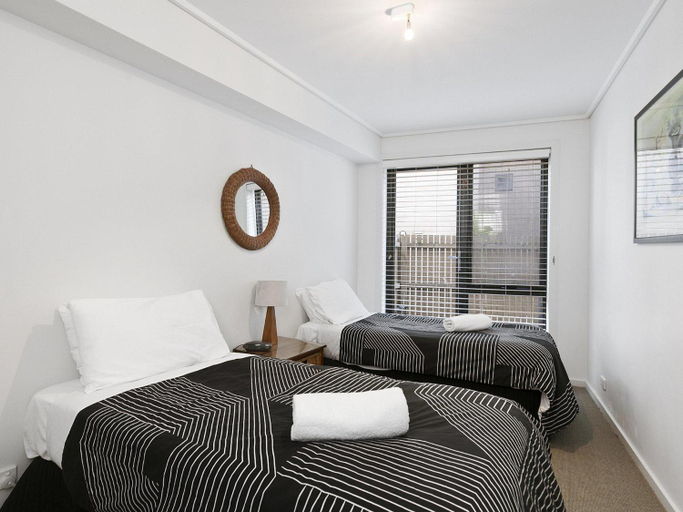Others 2, Apartment 26 Pacific Apartments, Surf Coast - West