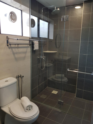Bathroom 5, Bloommaze Boutique Hotel Klang, Klang