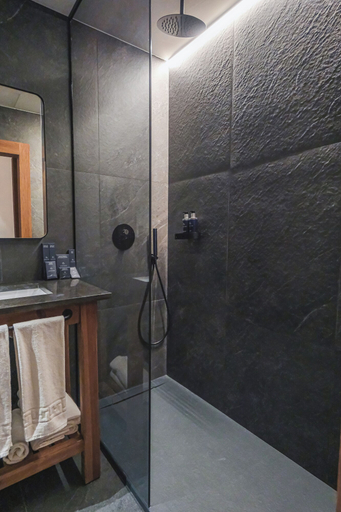 Bathroom, The Mountains Hotel, Granada