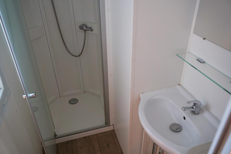 Bathroom 4, Camping Vila Village, Girona