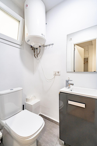 Bathroom 2, Jardin Botanico Rooms, Valencia