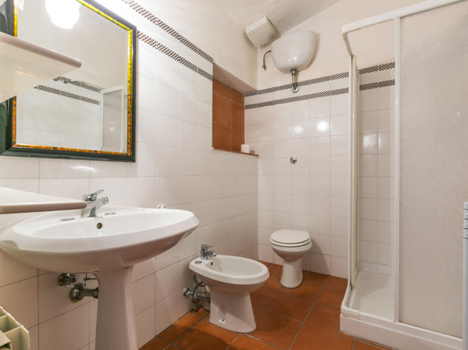 Bathroom, Holiday Home Bardeggiano - Caterina 6 by Interhome, Siena