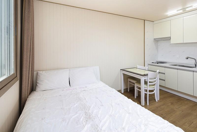 Bedroom 2, Jeju Cheonjaeyeon Recreation Pension, Seogwipo