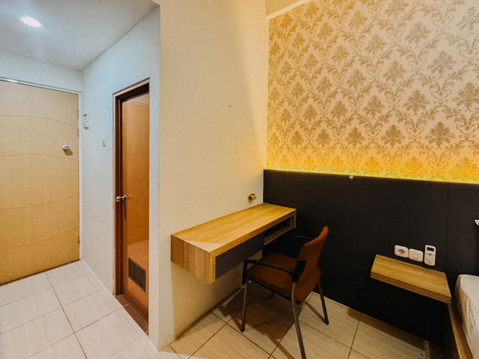 Others 2, Warm and Tidy Studio at Bale Hinggil Apartment By Travelio, Surabaya