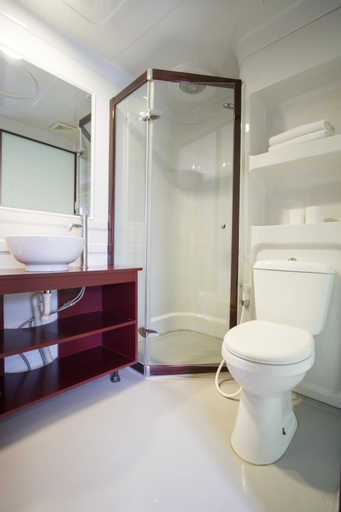 Bathroom 11