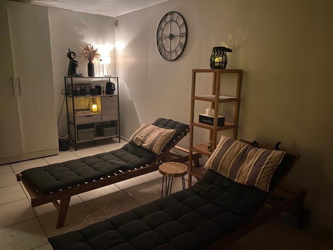 Others 3, Le petit studio de l'espace bien etre, Luxembourg
