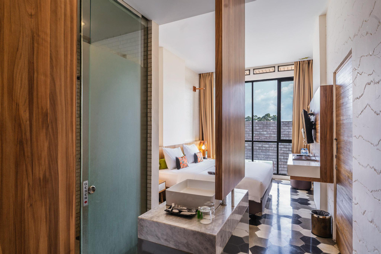 Bathroom 26