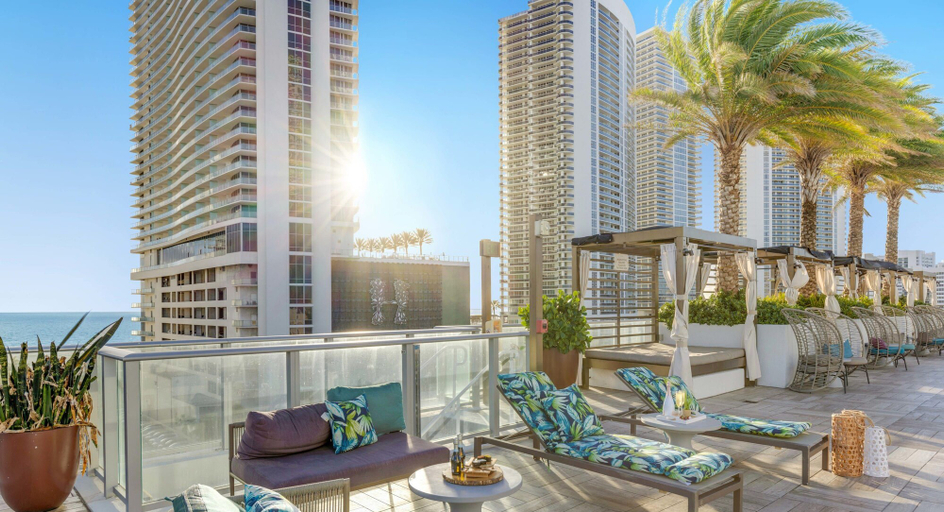 Room 2, Luxury 2 Br Oceanfront Balcony Beautiful Amenities, Broward