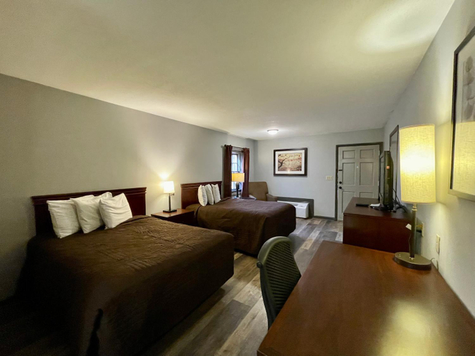 Others 5, Alpine Village Inn, White
