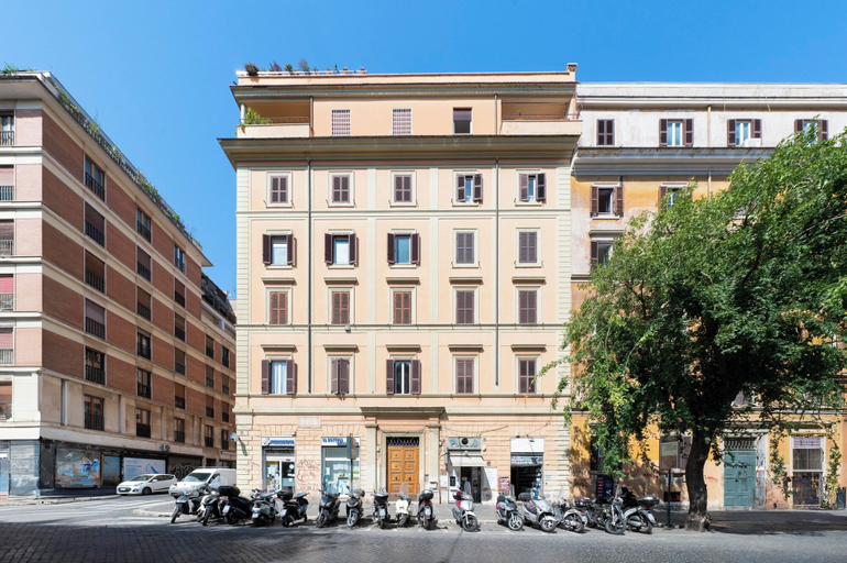 Exterior & Views 2, Celeste Suites Vittorio Emanuele, Rome