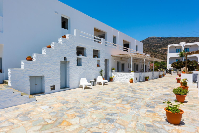 Others 5, Ammos Sifnos Village, South Aegean