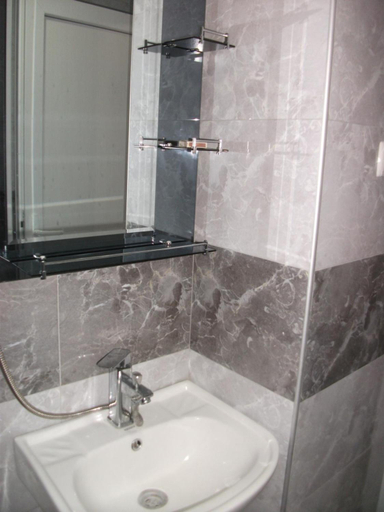 Bathroom 2, Apartment Giorgi in Sighnaghi, Signagi