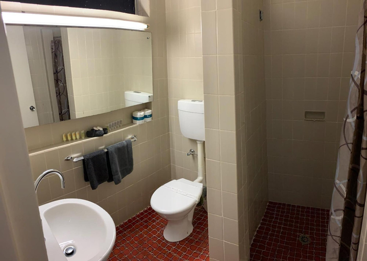 Bathroom 3, The Stuart Hotel-Motel, Katherine