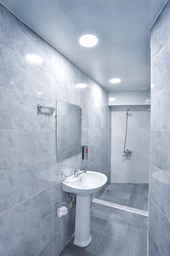 Bathroom 3, City Apartments, Tskaltubo