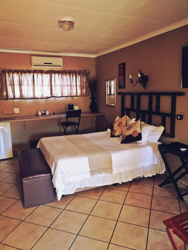 Others 2, Safari Travelodge, John Taolo Gaetsewe