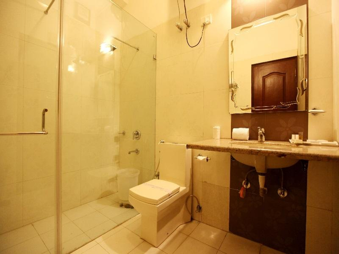 Bathroom 9