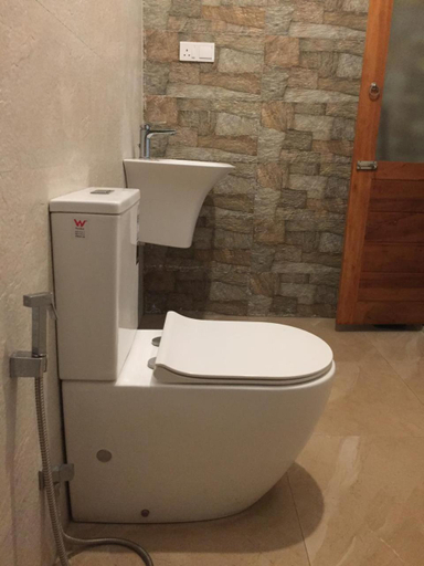 Bathroom, Secret House, Dickwella