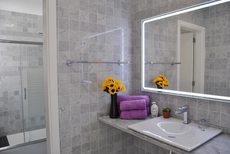 Bathroom 3, Big Villa Tauro with Private Heated Saltwater Pool & Jacuzzi & BBQ & Game Room & Arcade Games, Las Palmas