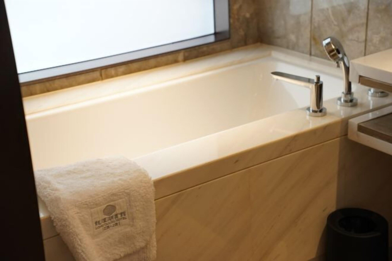 Bathroom 7